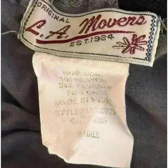 Vintage LA Movers Women's Gray Embroidered Floral Blouse Size S - Picture 2 of 2